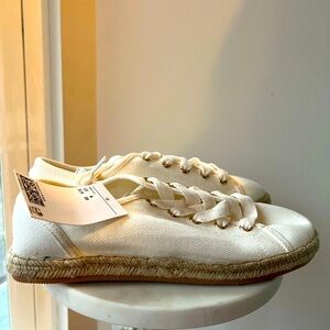 H&M canvas sneakers, size 8, NWT